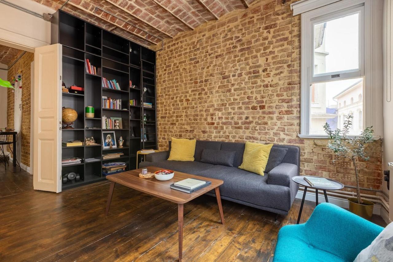 Renovated Apartment At The Heart Of Istanbul With Huge Terrace Exterior photo